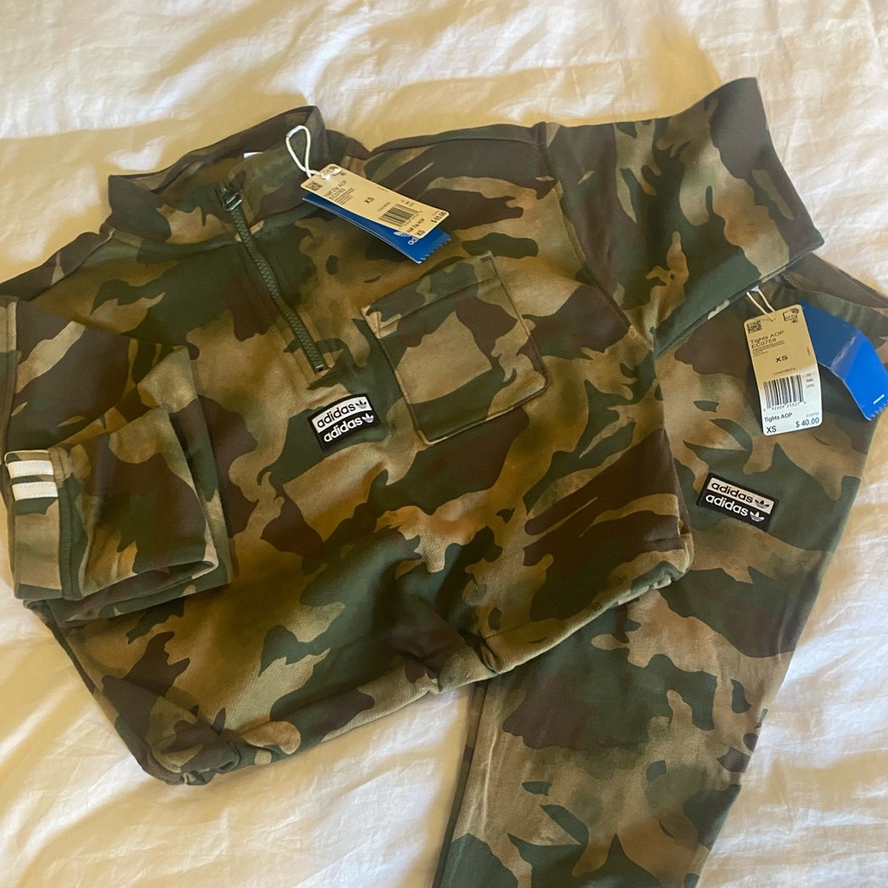 NWT ADIDAS CROP SWEATER & LEGGINGS SIZE XS